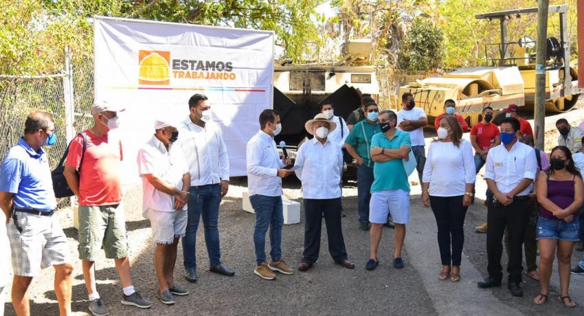  Cerrocoy y a la construcción de el Andador Pulpo y la Calle Cangrejo en la Col. Barranca en la La Zapata.