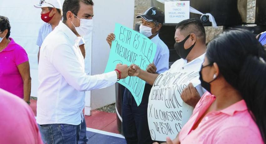 Inaugurando espacios deportivos.