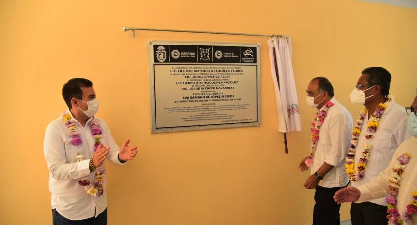 Alcalde Jorge Sánchez Allec refrenda su compromiso con la educación