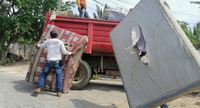 Gobierno municipal recolecta más de 127 toneladas de cacharros en colonias y comunidades.