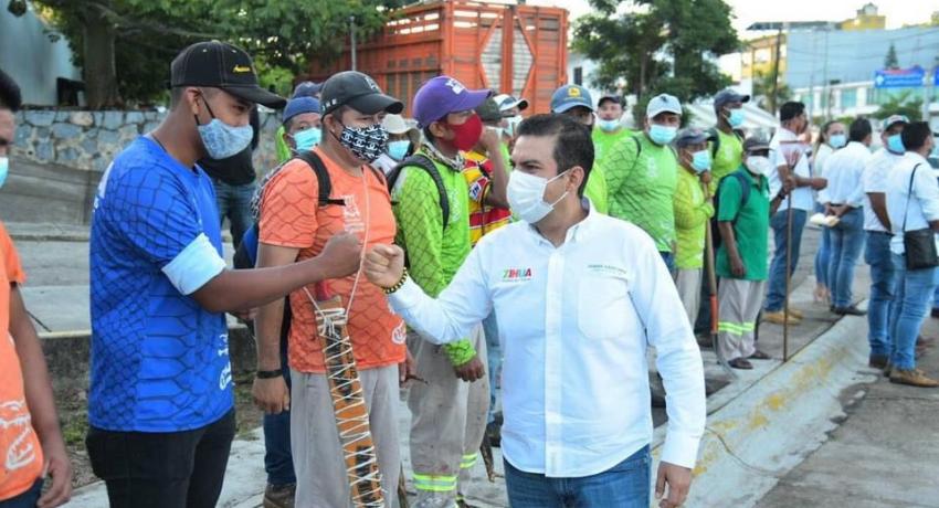 Presidente JSA pone en marcha nuevas acciones del programa Zihua al 100 