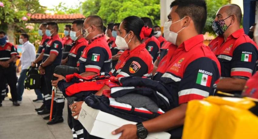 Entrega Jorge Sánchez más apoyos a dirección de Protección Civil y Bomberos