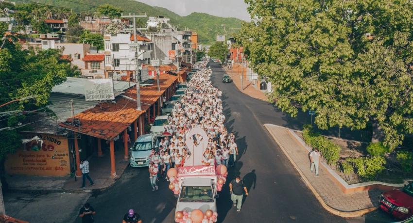 Zihua se pintó de Rosa en la lucha contra el cáncer de mama