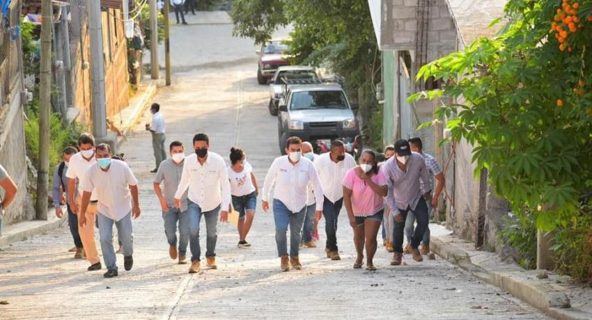 Presidente Jorge Sánchez supervisa obras en colonia Libertad