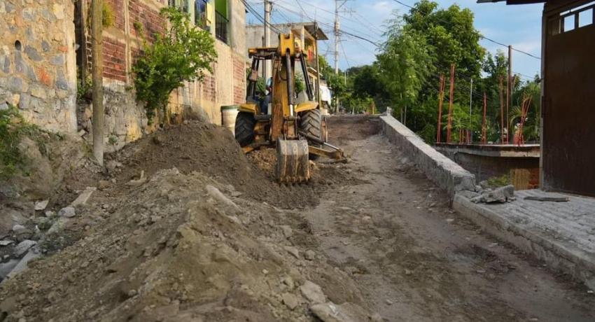 Presidente Jorge Sánchez supervisa obras en colonia Libertad
