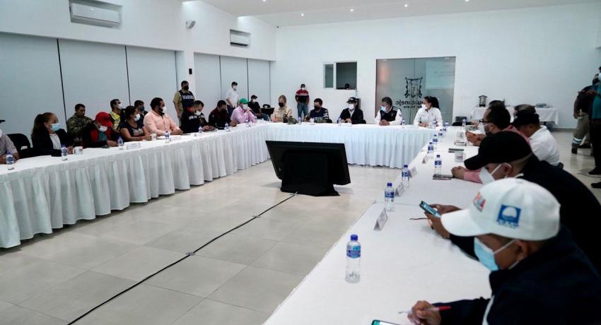 Gobierno de Zihuatanejo coordina trabajos con fuerzas federales y estatales ante paso de  Huracán Rick 