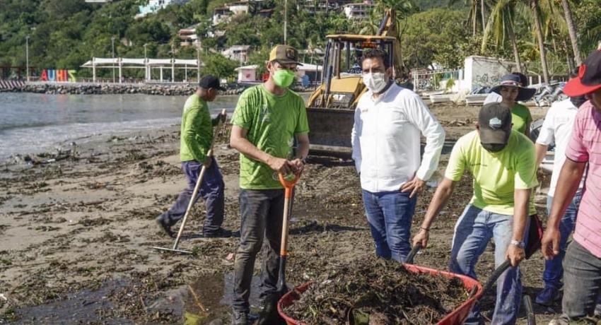 Presidente Jorge Sánchez supervisa trabajos de limpieza tras el paso de huracán Rick