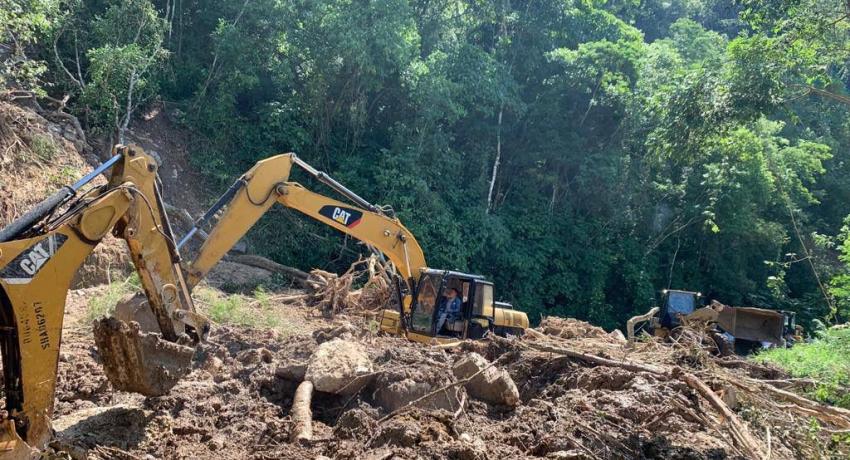 Se atiende rehabilitación de caminos de la sierra: JSA