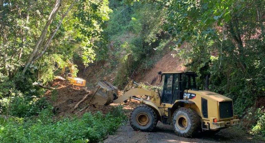 Se atiende rehabilitación de caminos de la sierra: JSA