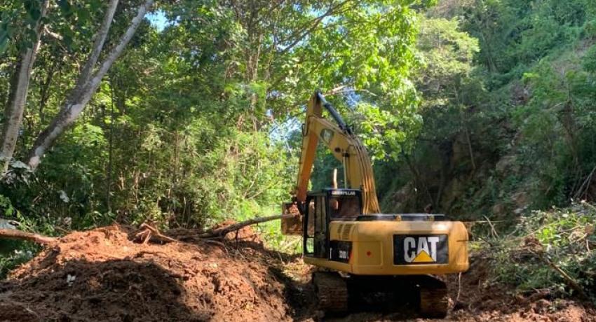 Se atiende rehabilitación de caminos de la sierra: JSA