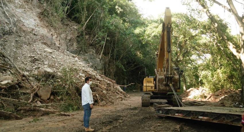 Se atiende rehabilitación de caminos de la sierra: JSA