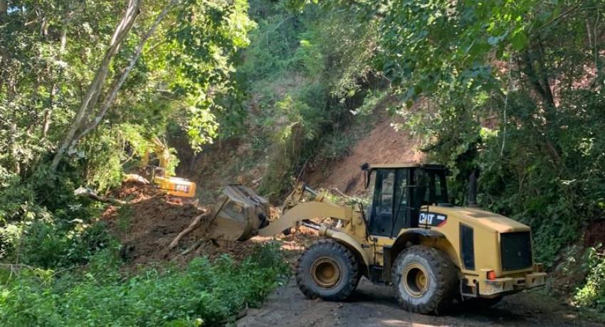 Se atiende rehabilitación de caminos de la sierra: JSA