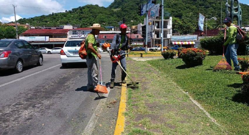 Servicios Públicos redobla esfuerzos en la limpieza de espacios públicos. 
