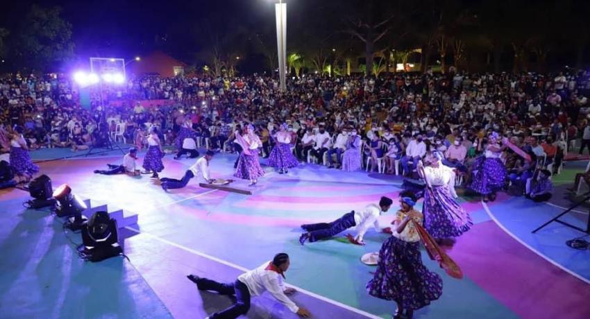 Gobierno de Zihuatanejo realiza con éxito su segundo día del Festival de Día de Muertos.