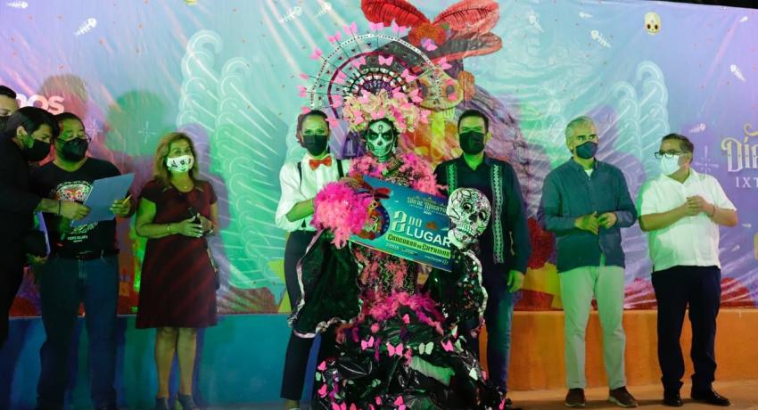 Festival de Día de Muertos todo un éxito en Zihuatanejo