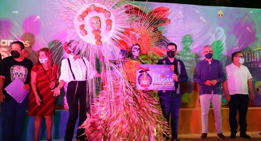 Festival de Día de Muertos todo un éxito en Zihuatanejo