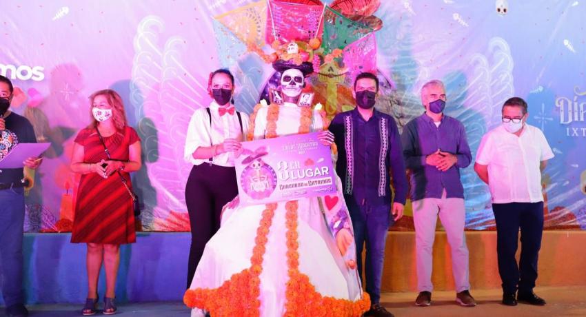 Festival de Día de Muertos todo un éxito en Zihuatanejo
