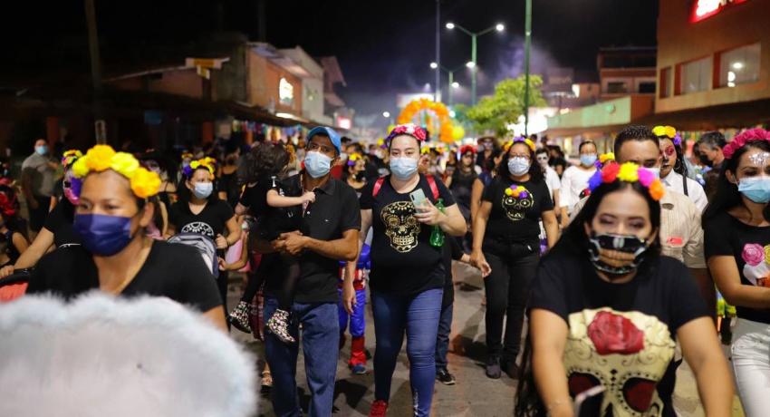 Festival de Día de Muertos todo un éxito en Zihuatanejo