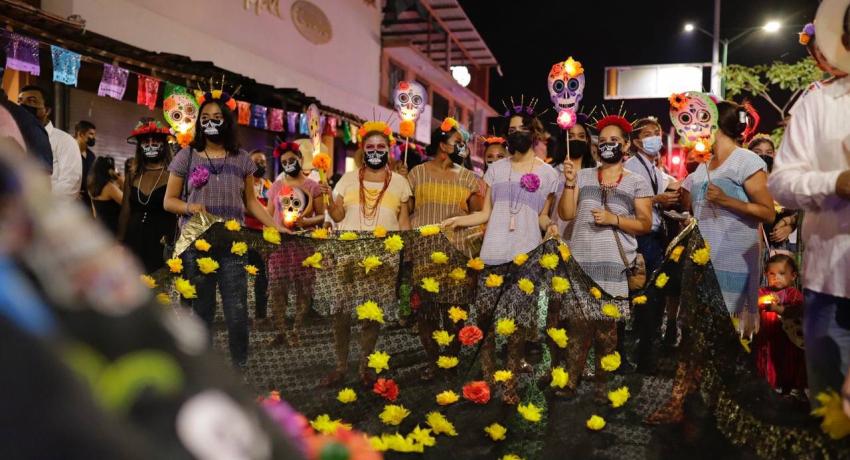 Festival de Día de Muertos todo un éxito en Zihuatanejo