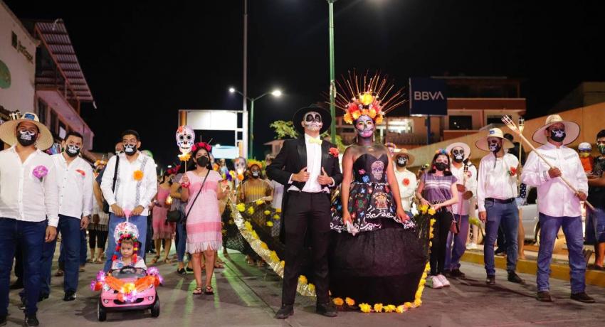 Festival de Día de Muertos todo un éxito en Zihuatanejo
