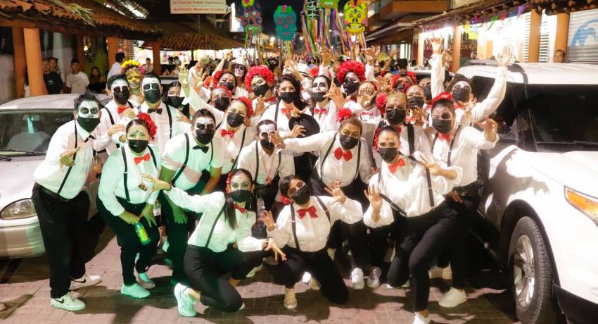 Festival de Día de Muertos todo un éxito en Zihuatanejo