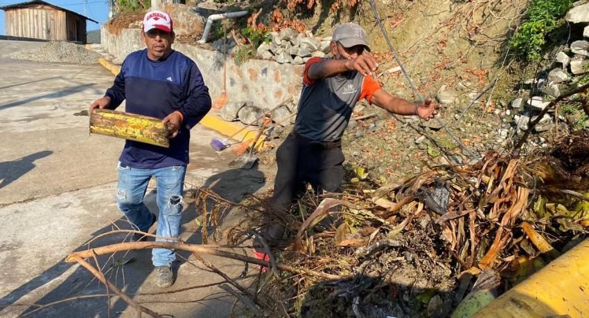 Gobierno que preside Jorge Sánchez beneficia a 14 familias con empleo temporal