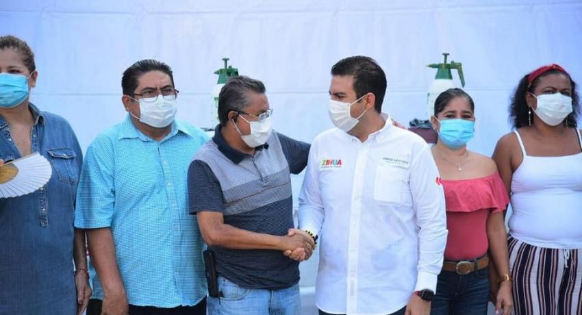 Ayuntamiento y DIF benefician a 175 escuelas y casi 25 mil alumnos con kit’s de limpieza