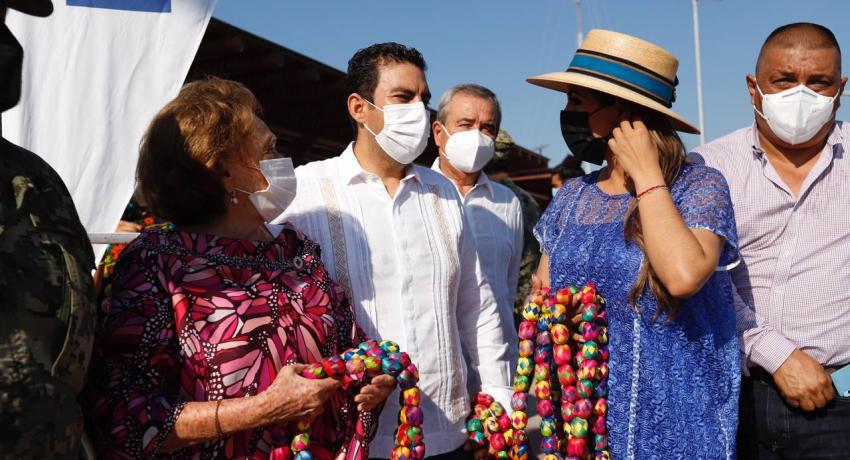 Gobernadora Evelyn Salgado y presidente Jorge Sánchez reciben primer crucero de la temporada