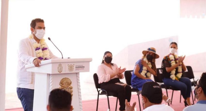 Gobernadora Evelyn Salgado y presidente Jorge Sánchez reciben primer crucero de la temporada