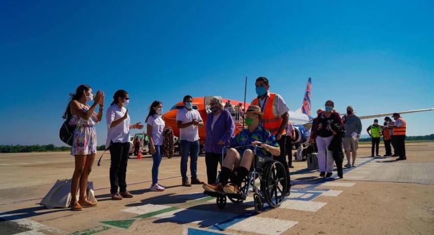 Llega a Zihuatanejo vuelo procedente de Minneapolis,Minnesota