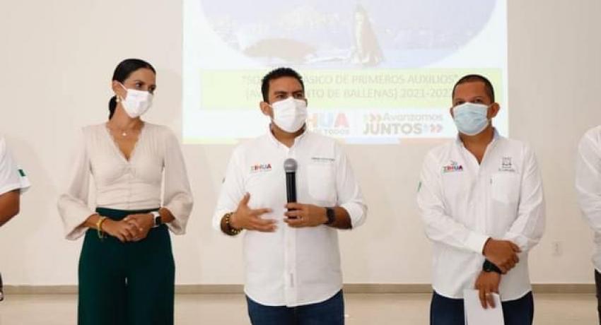 Presidente Jorge Sánchez da inicio a capacitación relacionada con avistamiento de ballenas