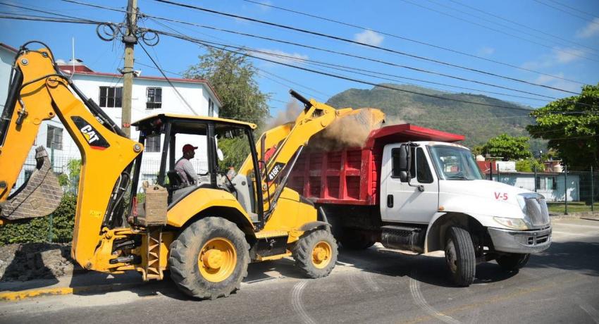 Gobierno de Jorge Sánchez trabaja en la ciudad a traves del programa Zihua Al Cien