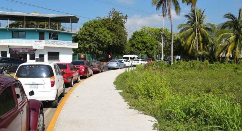 Gobierno de Jorge Sánchez trabaja en la ciudad a traves del programa Zihua Al Cien