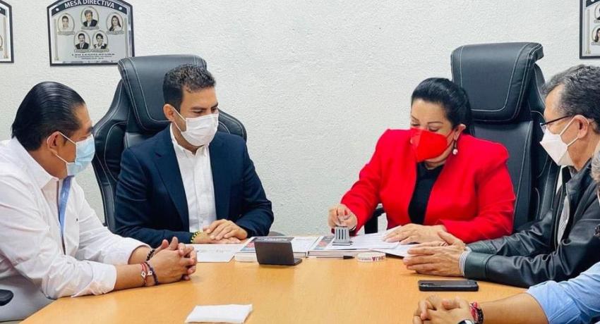 Zihuatanejo, primer municipio en entregar Plan Municipal de Desarrollo