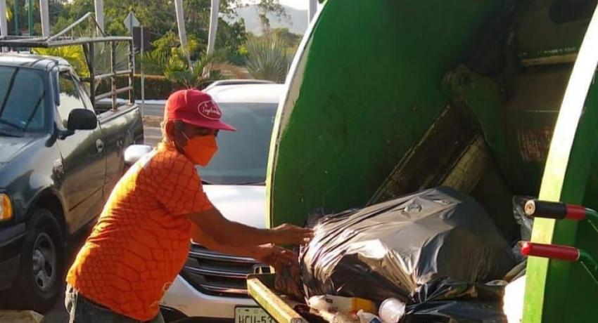 Servicios Públicos recolecta de manera puntual y eficiente los residuos sólidos en la ciudad.