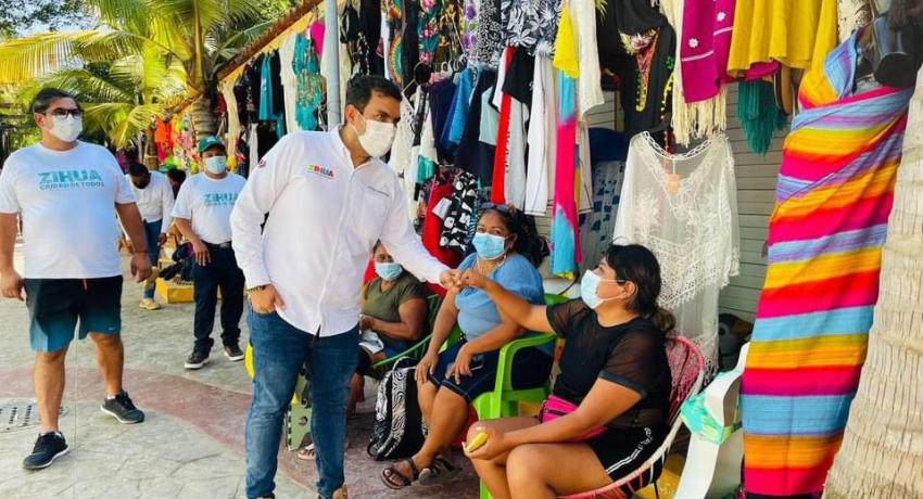 Recorre Jorge Sánchez playa La Ropa para constatar afluencia de vacacionistas 