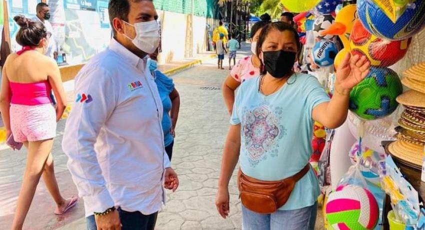 Recorre Jorge Sánchez playa La Ropa para constatar afluencia de vacacionistas 