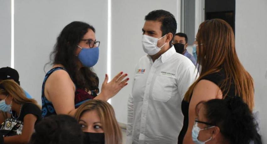 Presidente Jorge Sánchez Allec inaugura taller Leer es un Placer, en Festival de Cuentos.