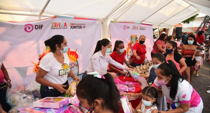 Gobierno de Zihuatanejo arranca con la  caravana Llegaron los Reyes 