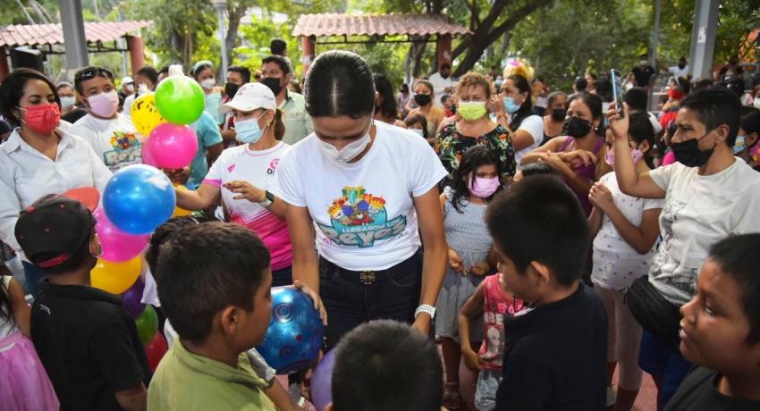 Gobierno de Zihuatanejo arranca con la  caravana Llegaron los Reyes 