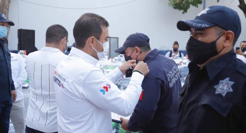 Seguiremos fortaleciendo Seguridad Pública: JSA, al entregar uniformes y ascensos a policías.