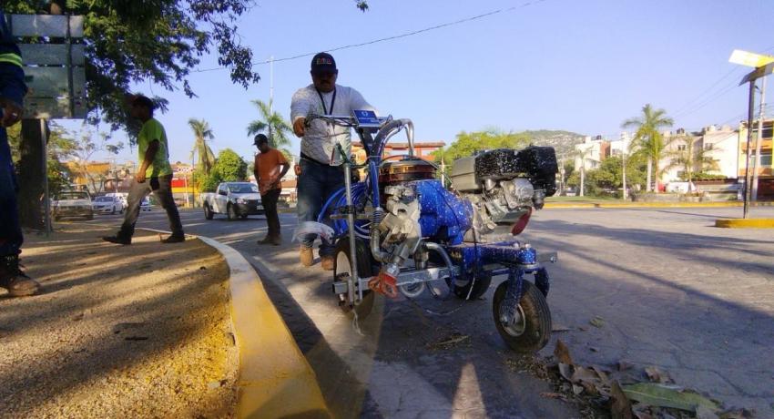 A través de Zihua al 100, Gobierno de Zihuatanejo continúa embelleciendo espacios públicos.