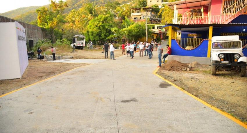 Inaugura presidente Jorge Sánchez obras de impacto social en Agua de Correa y El Barril 