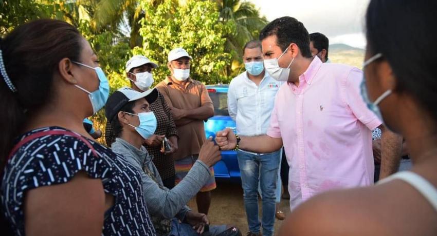 Alcalde Jorge Sánchez Allec cumple otro compromiso con El Coacoyul; entrega calle pavimentada