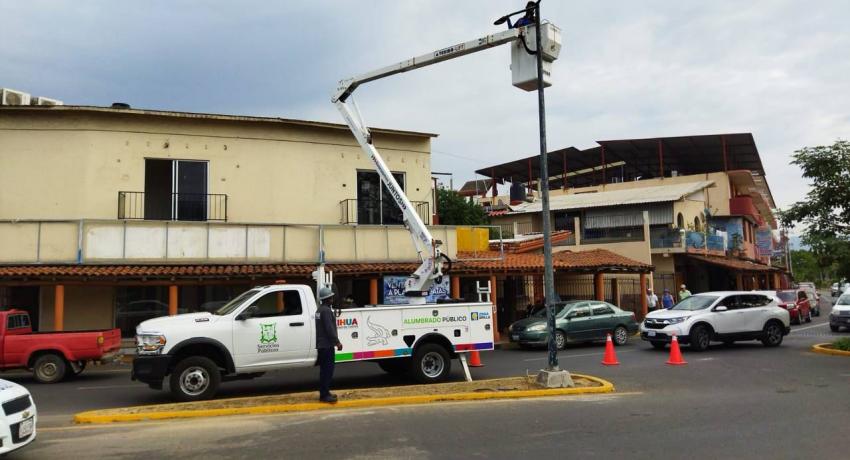 Gobierno de Zihuatanejo continúa redoblando esfuerzos con el programa Zihua Brilla. 