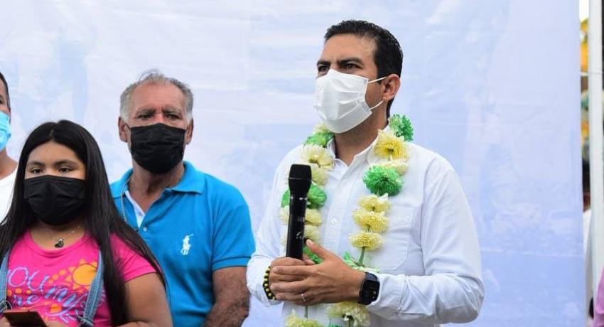 Alcalde Jorge Sánchez Allec da banderazo de arranque de calle en colonia IMA