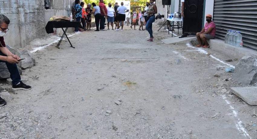 Alcalde Jorge Sánchez Allec da banderazo de arranque de calle en colonia IMA