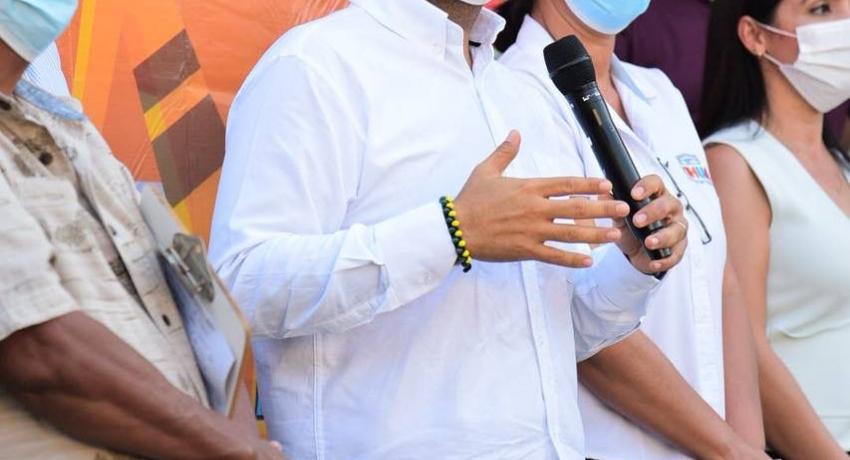 Alcalde Jorge Sánchez Allec pone en marcha pavimentación de calle Thalía en El Embalse