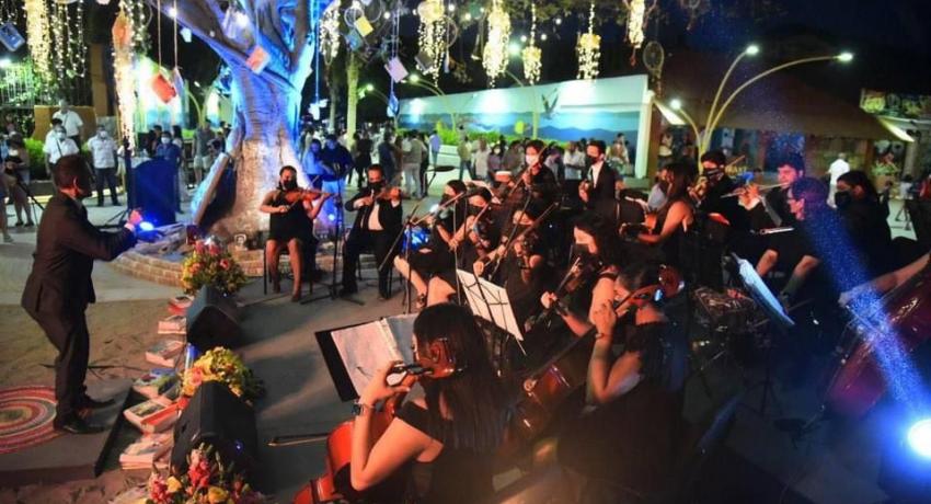 Presidente Jorge Sánchez Allec inaugura la 1ª Feria Internacional del Libro en Ixtapa-Zihuatanejo.