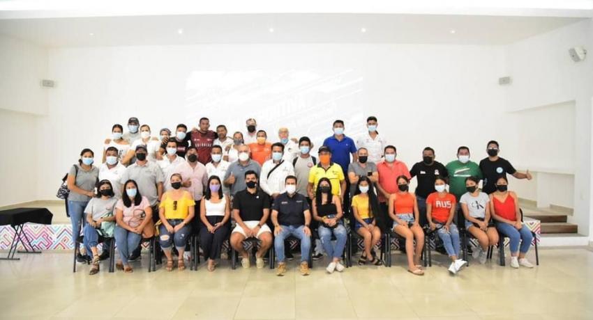 Jorge Sánchez impulsa y capacita todo el sector deportivo en Zihua